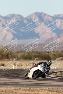 media/Dec-07-2025-CVMA (Sun) [[3e7d2de5dc]]/Race 18-Formula Twins-Formula 40 UL/